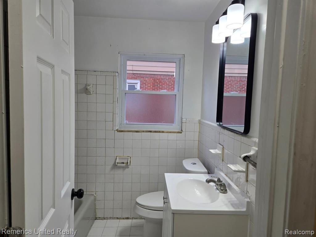 24677 Puritan Property Photo 6