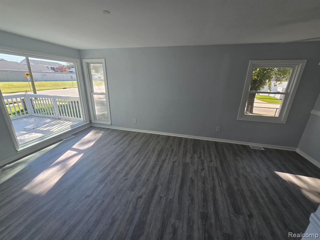 25260 Reeck Road Property Photo 8