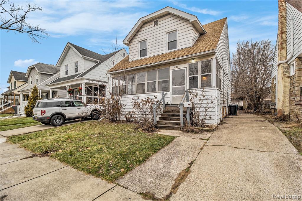 631 Spencer Street Property Photo 2