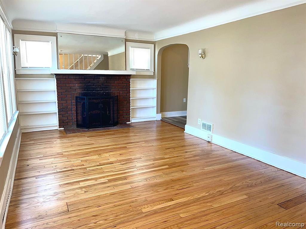 631 Spencer Street Property Photo 5