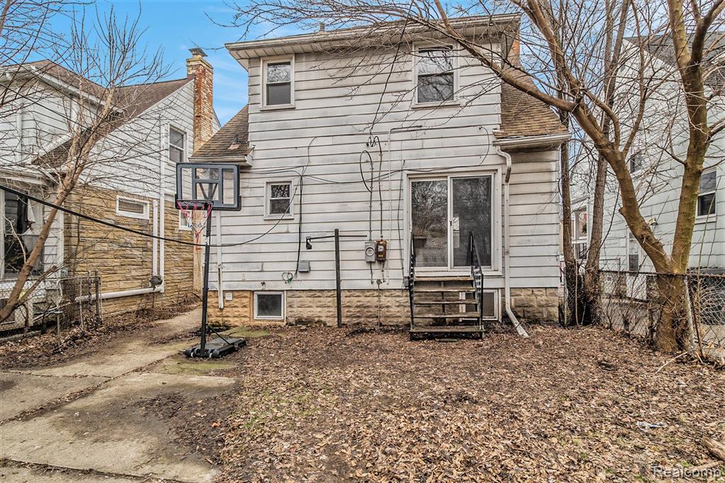 631 Spencer Street Property Photo 16