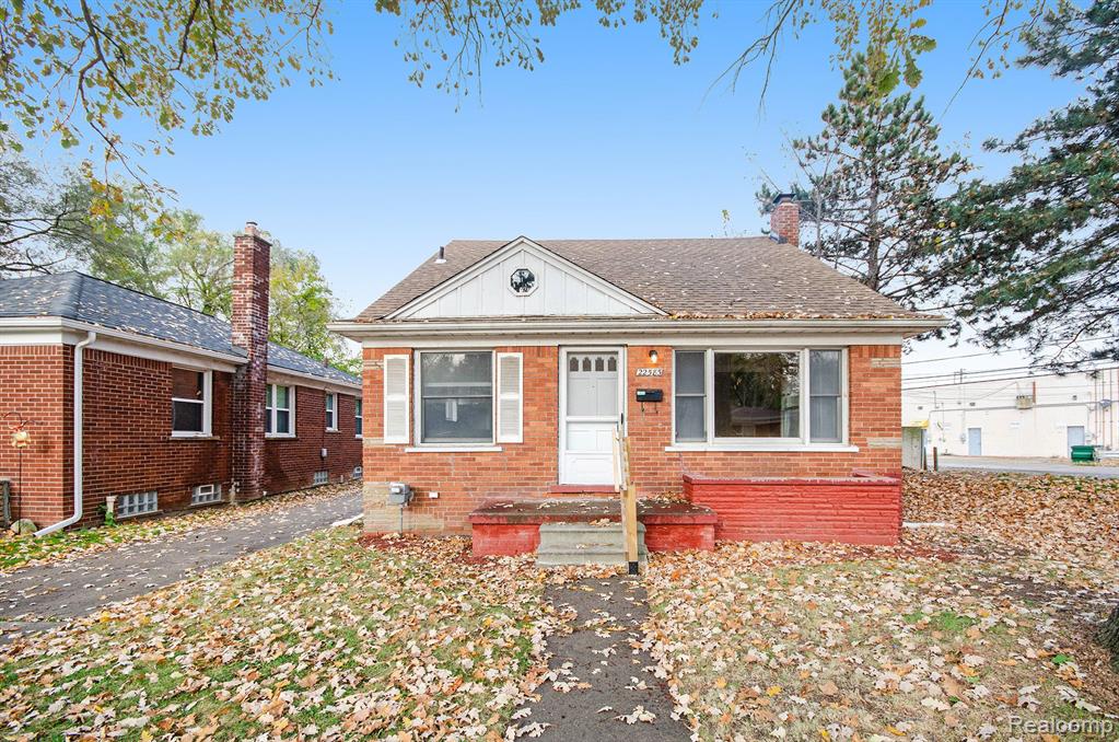 22585 Marine Avenue Property Photo 3