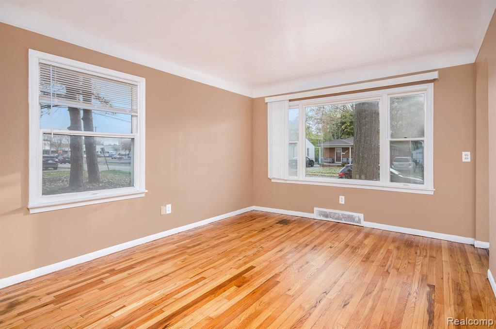 22585 Marine Avenue Property Photo 4