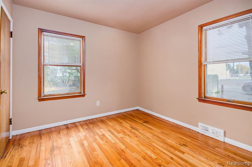 22585 Marine Avenue Property Photo 9