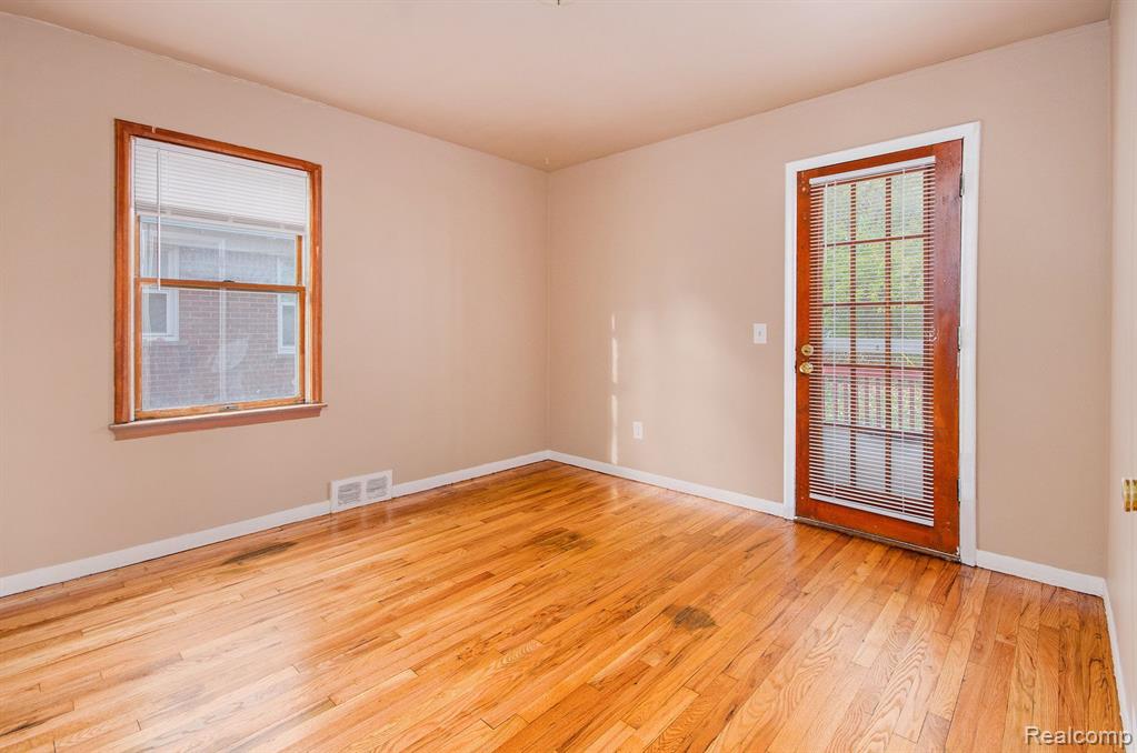 22585 Marine Avenue Property Photo 10