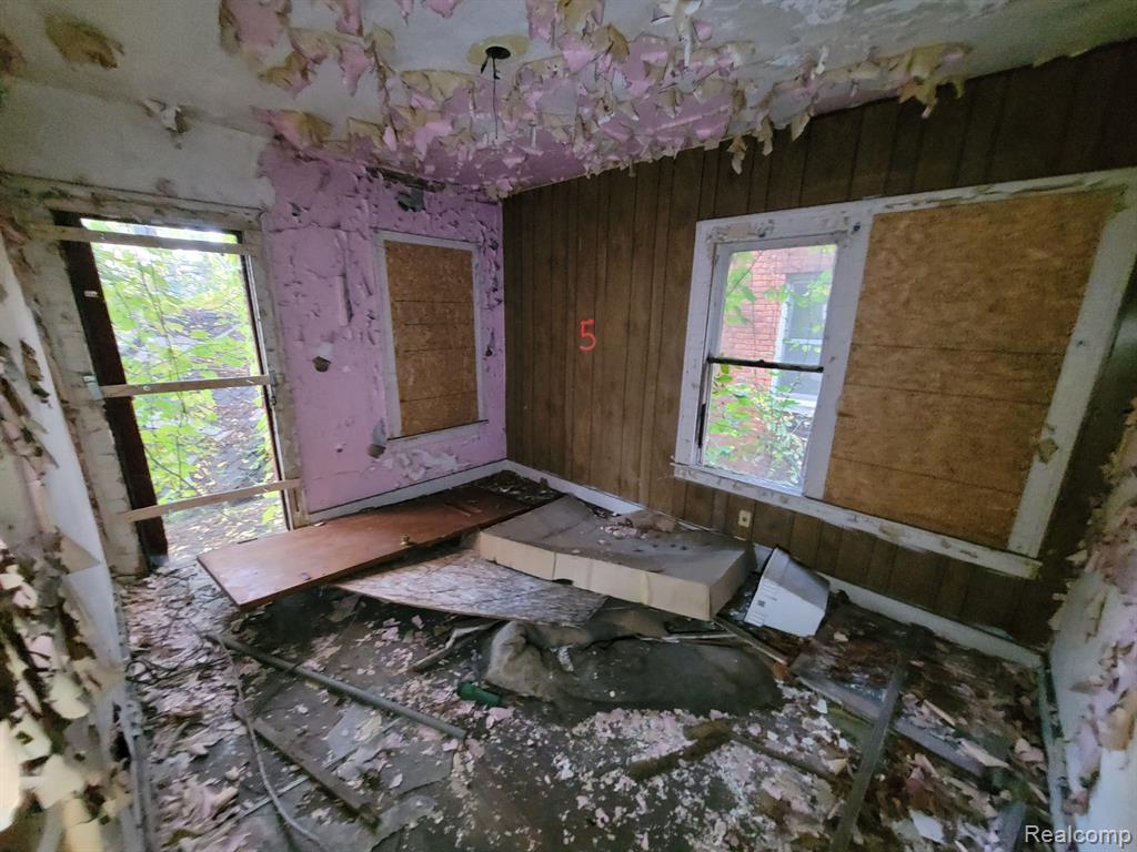 4824 Cortland Street Property Photo 15