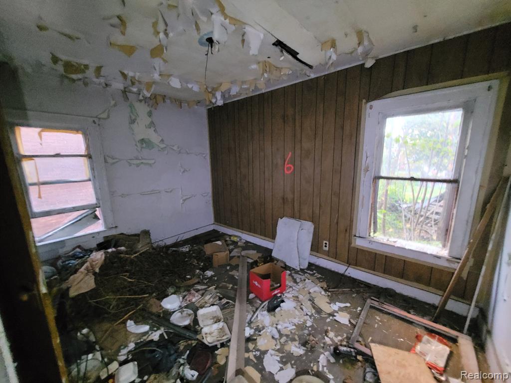 4824 Cortland Street Property Photo 16