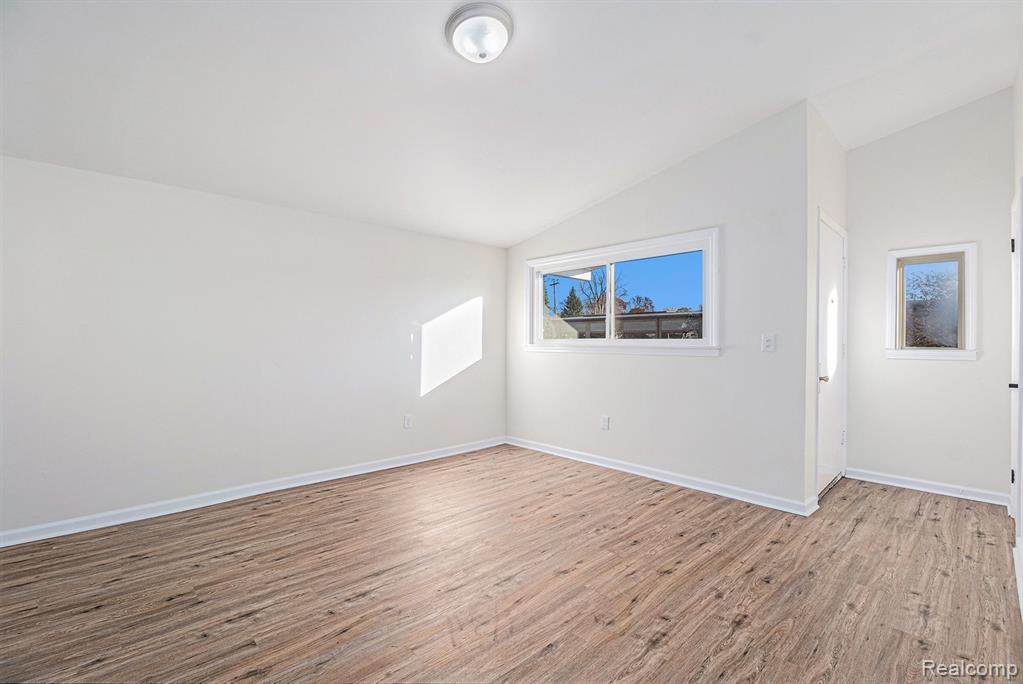 408 W Jarvis Avenue Property Photo 6