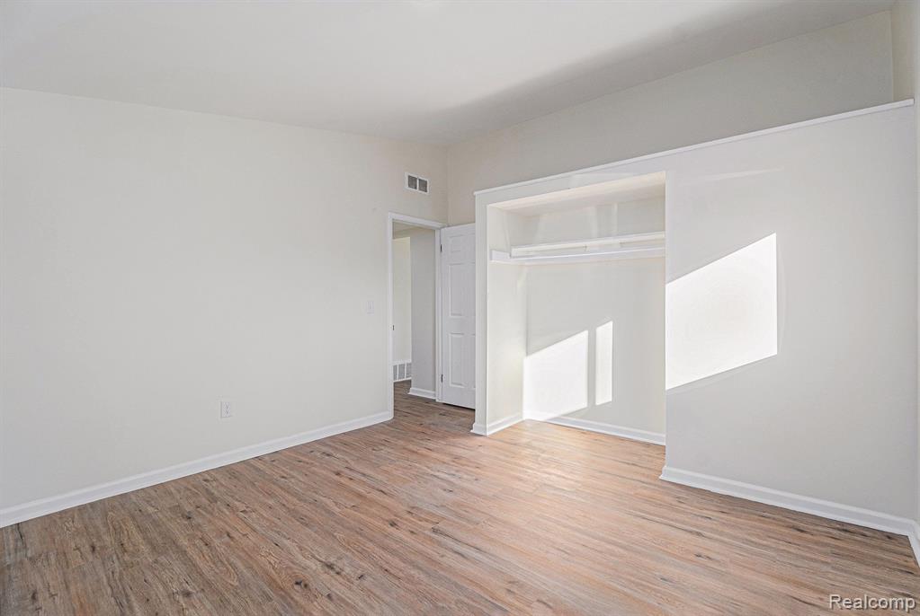 408 W Jarvis Avenue Property Photo 12