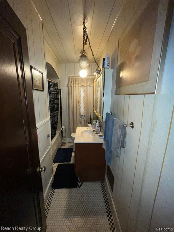 15782 Ohio Street Property Photo 7