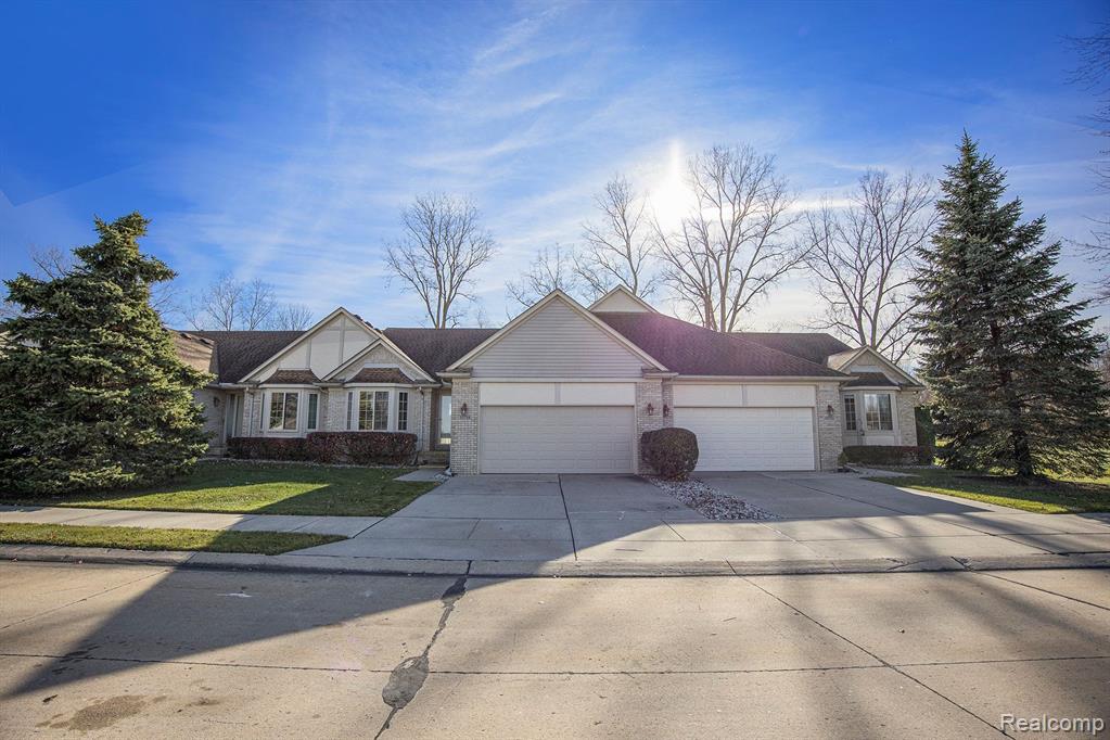 50734 RAINTREE Court Property Photo 1