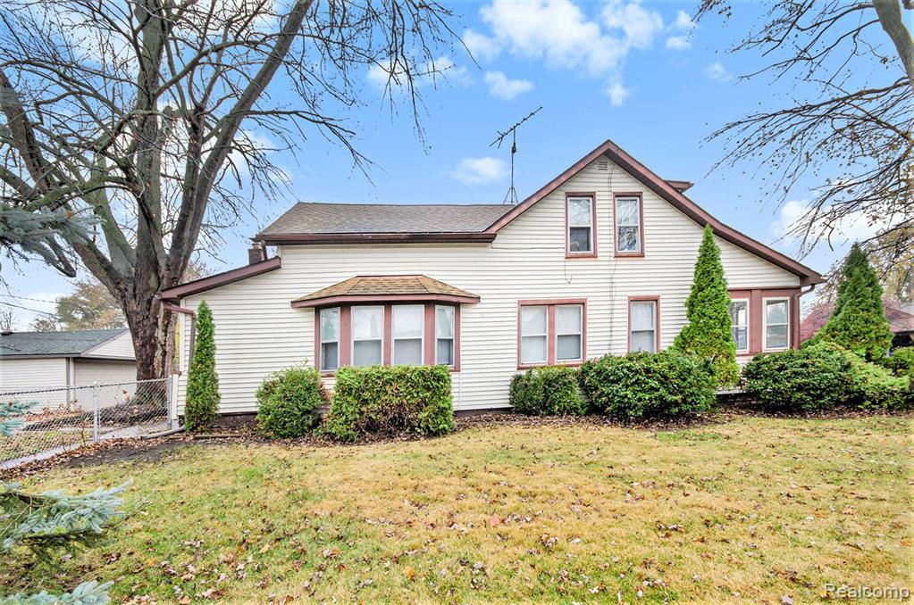 21716 Lakeview Street Property Photo 5