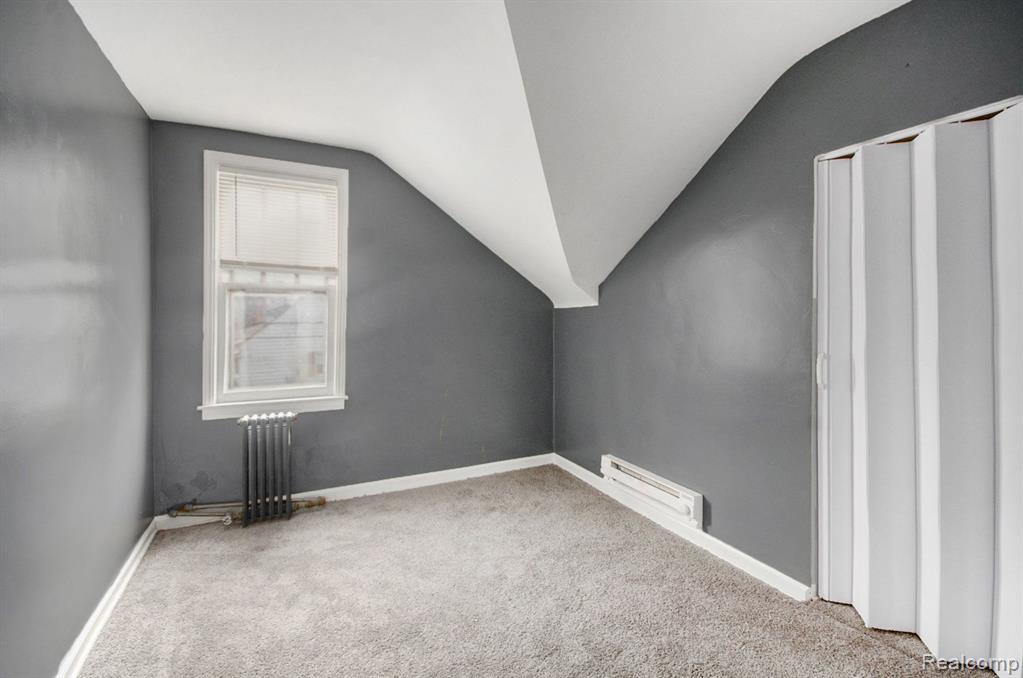 21716 Lakeview Street Property Photo 18