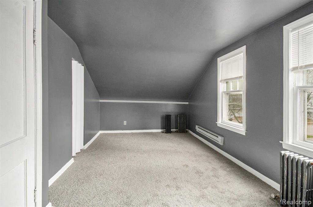 21716 Lakeview Street Property Photo 19