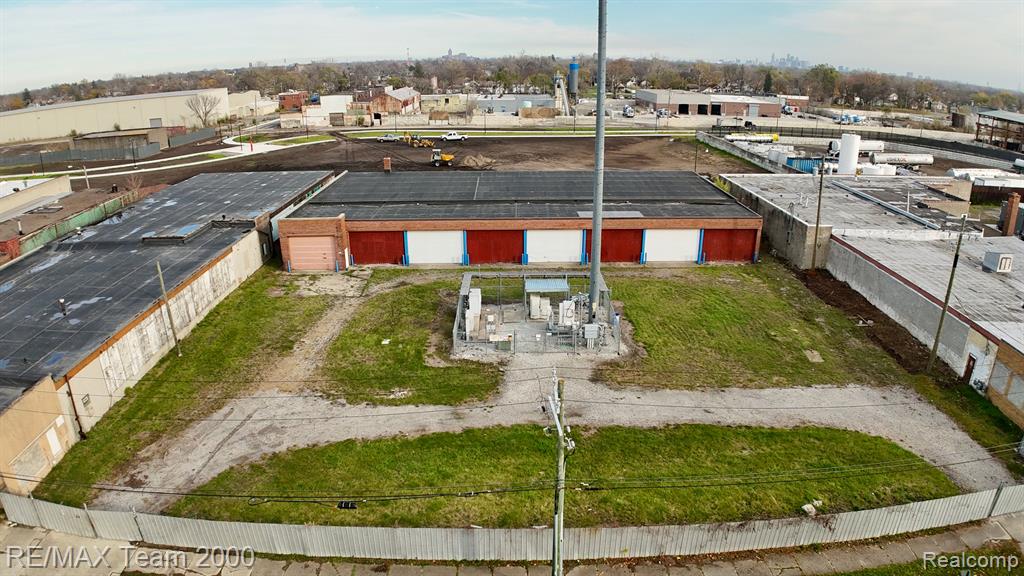 9140 Roselawn Street Property Photo 1