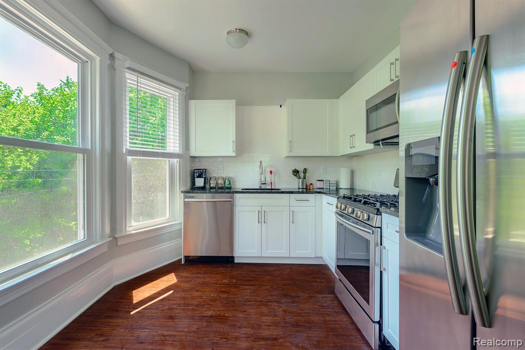 8116 Kercheval Street Property Photo 13