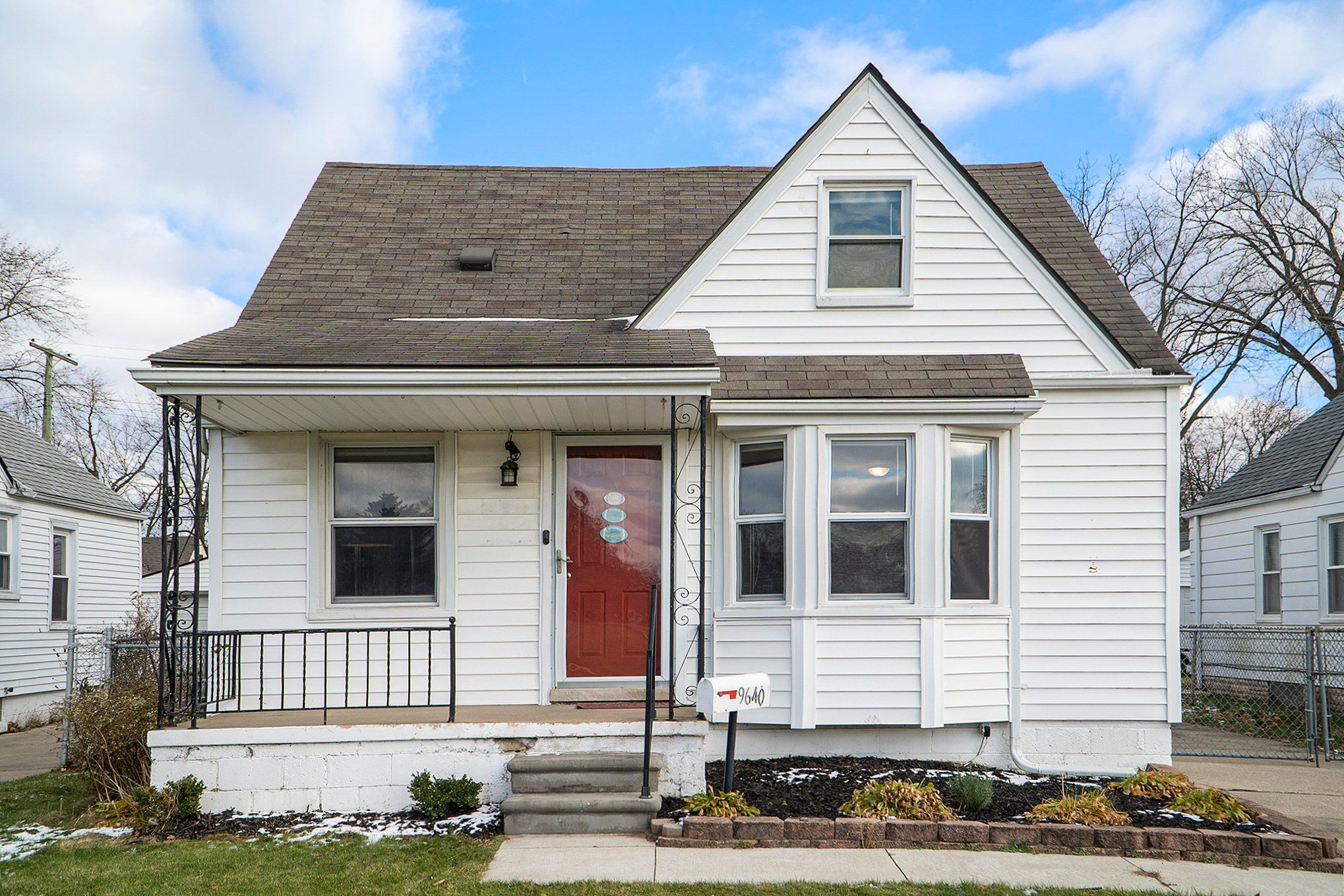 9640 Sioux Avenue Property Photo 1