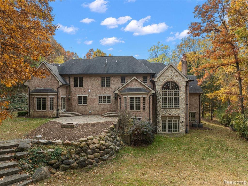 2541 Plum Creek Court Property Photo 9