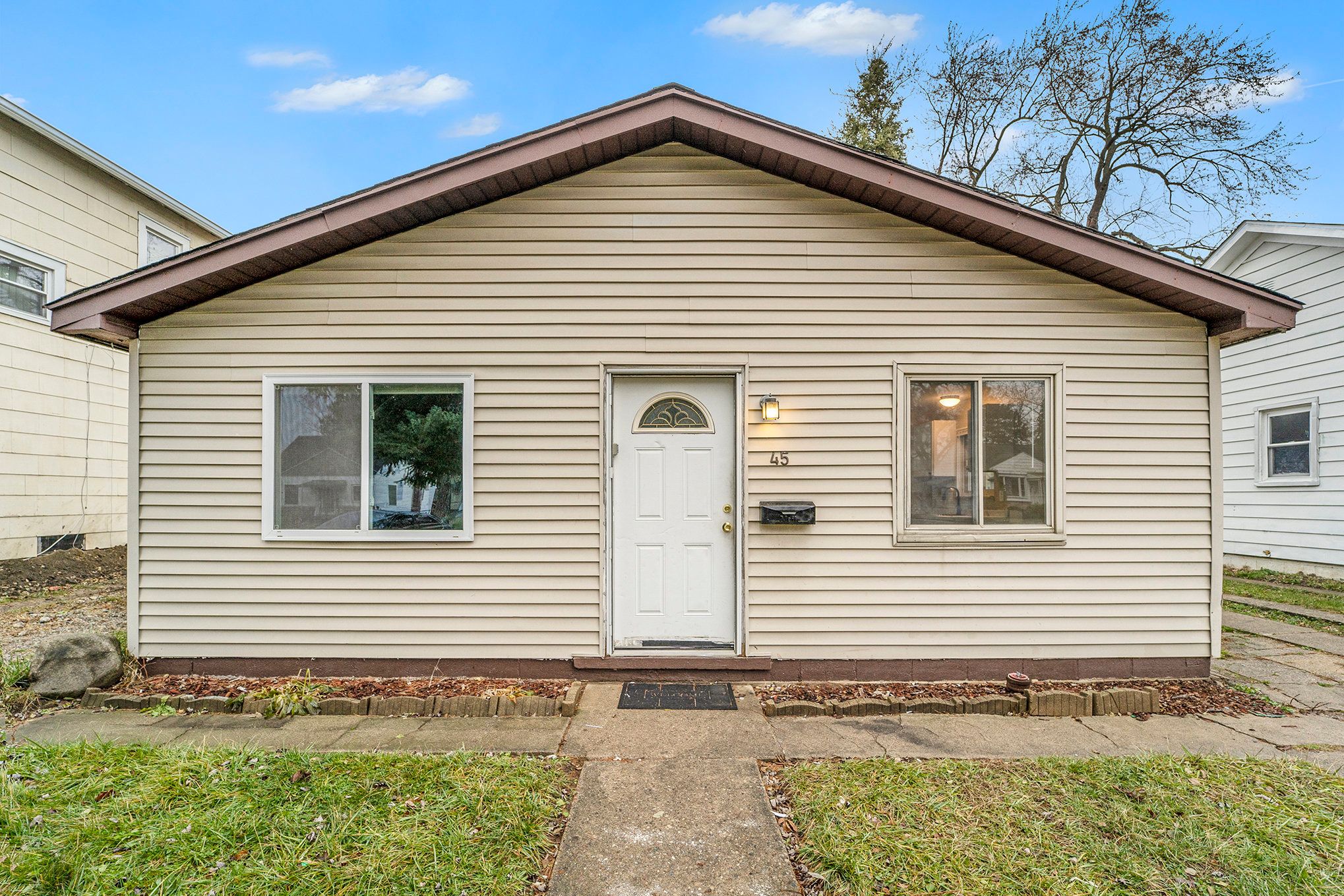 45 E Beverly Avenue Property Photo 1