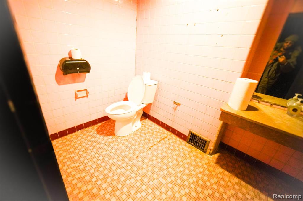 10820 Whittier Street Property Photo 30