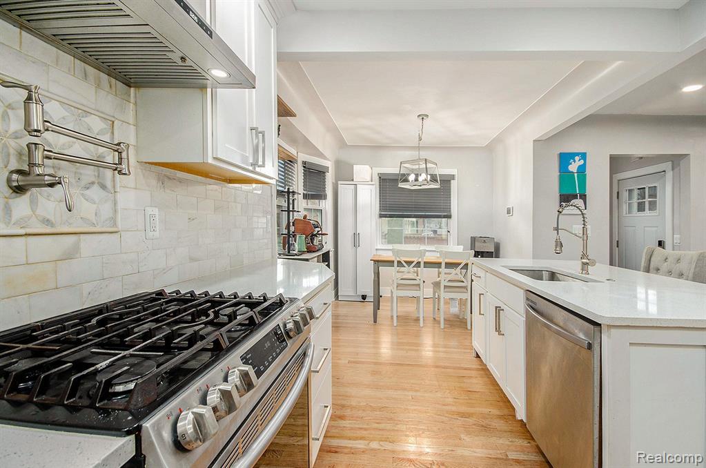 21700 California Street Property Photo 10