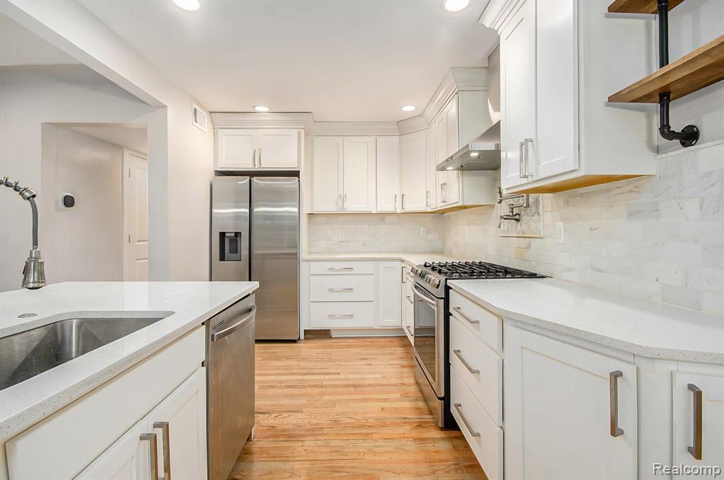 21700 California Street Property Photo 11