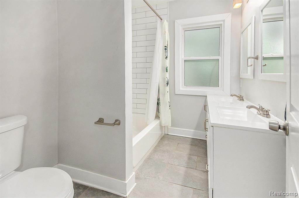 21700 California Street Property Photo 19