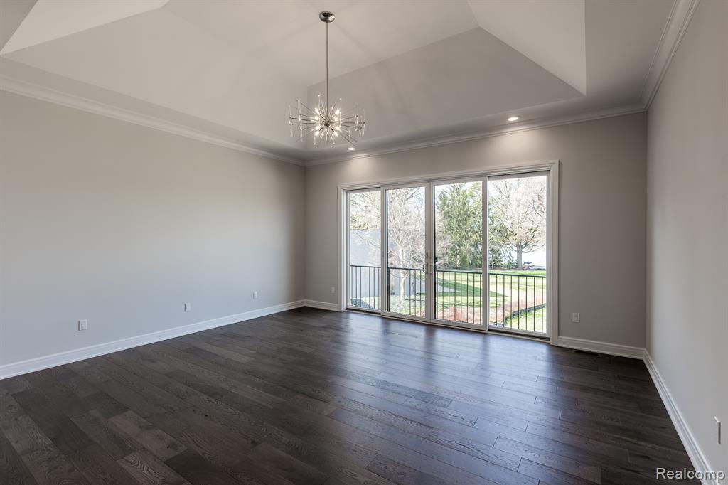 4380 The Heights Boulevard Property Photo 10