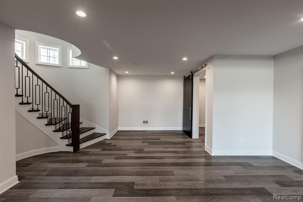 4380 The Heights Boulevard Property Photo 16