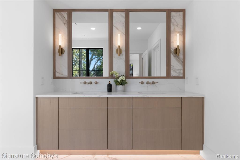 540 Watkins Street Property Photo 20