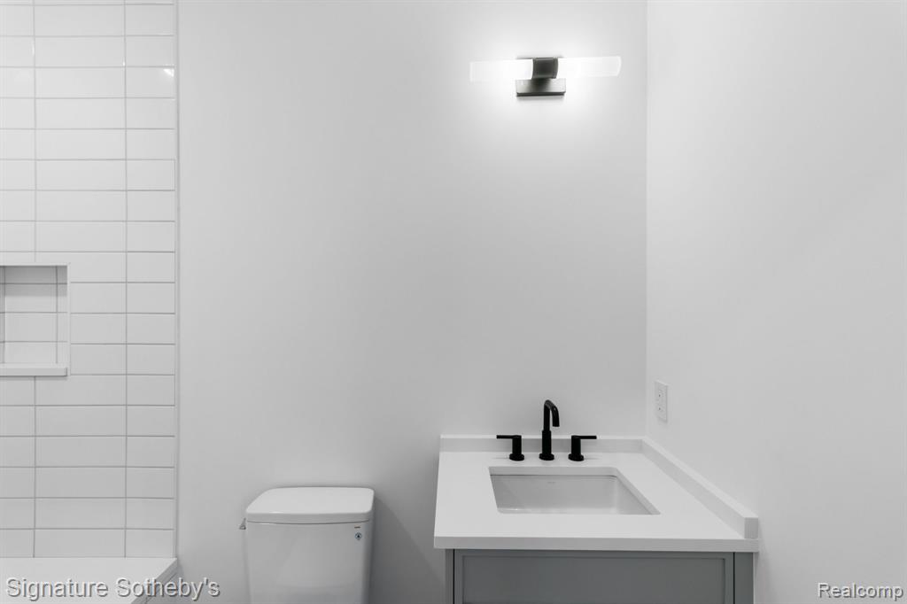 540 Watkins Street Property Photo 27