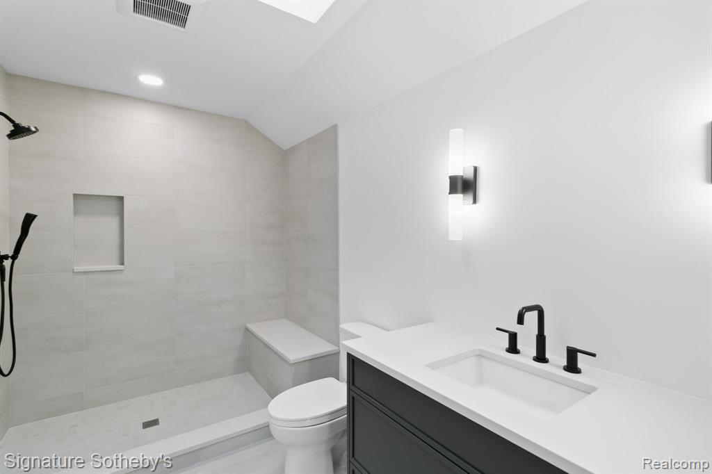540 Watkins Street Property Photo 31