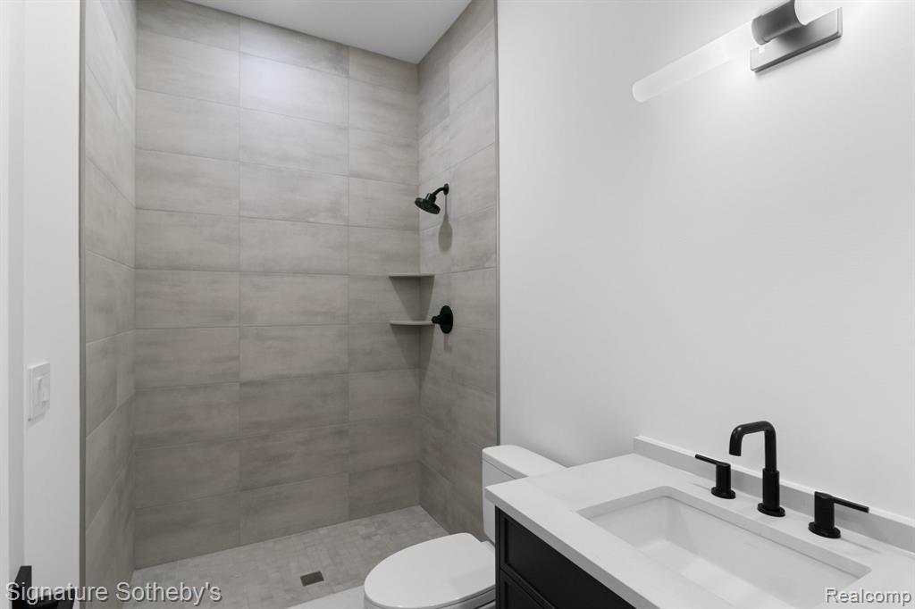 540 Watkins Street Property Photo 39