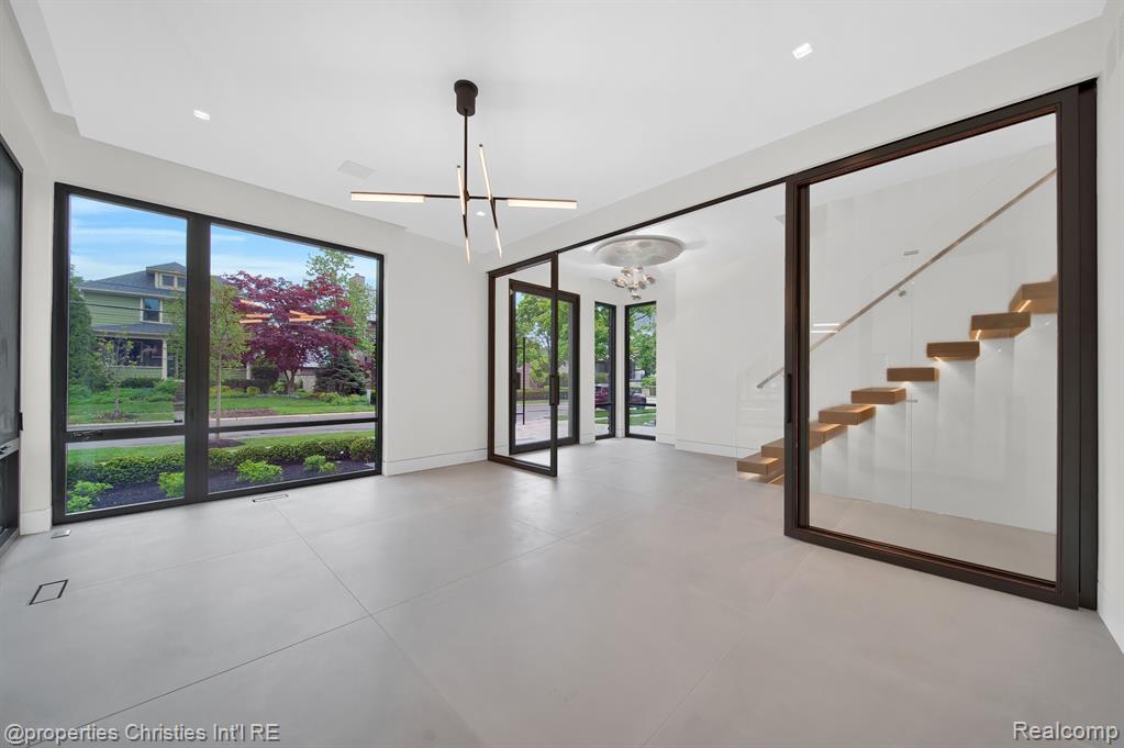 512 George Street Property Photo 4