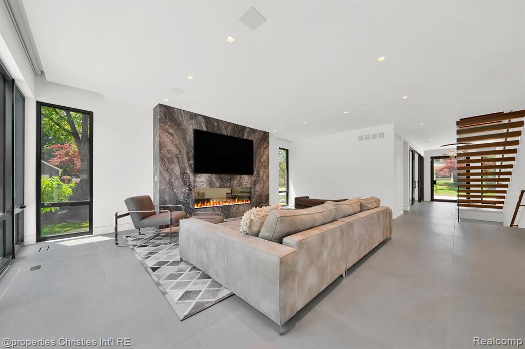 512 George Street Property Photo 6