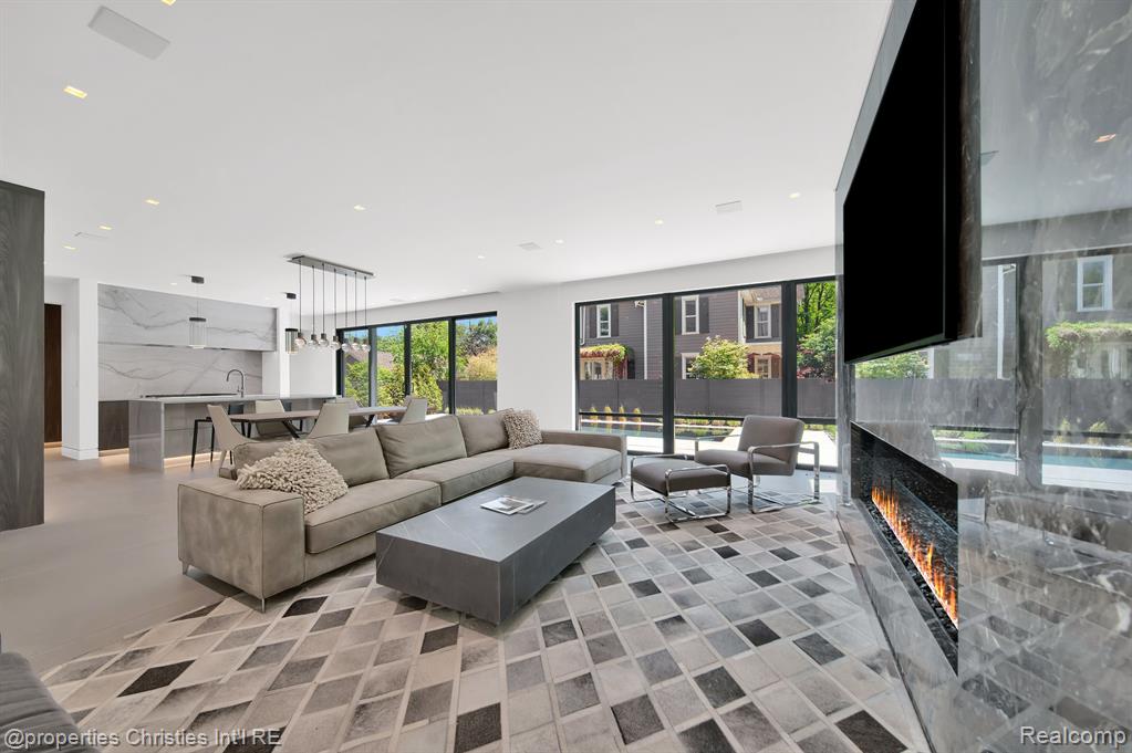 512 George Street Property Photo 9
