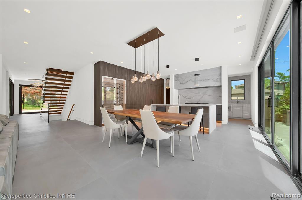 512 George Street Property Photo 12