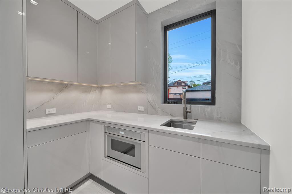 512 George Street Property Photo 15