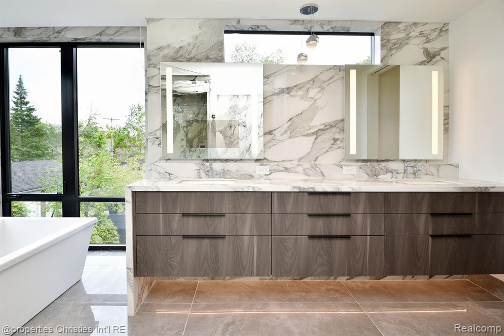 512 George Street Property Photo 29