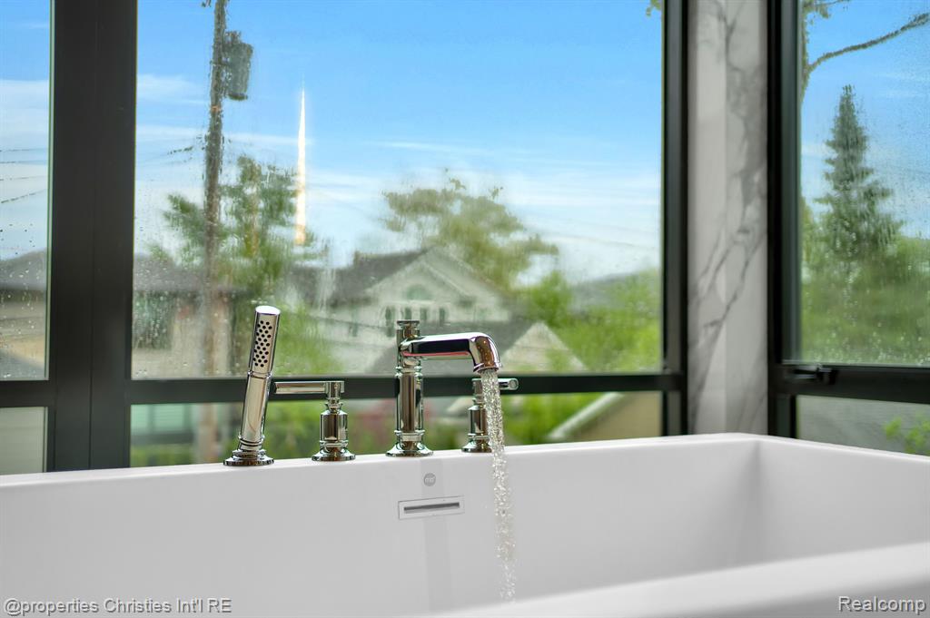 512 George Street Property Photo 31
