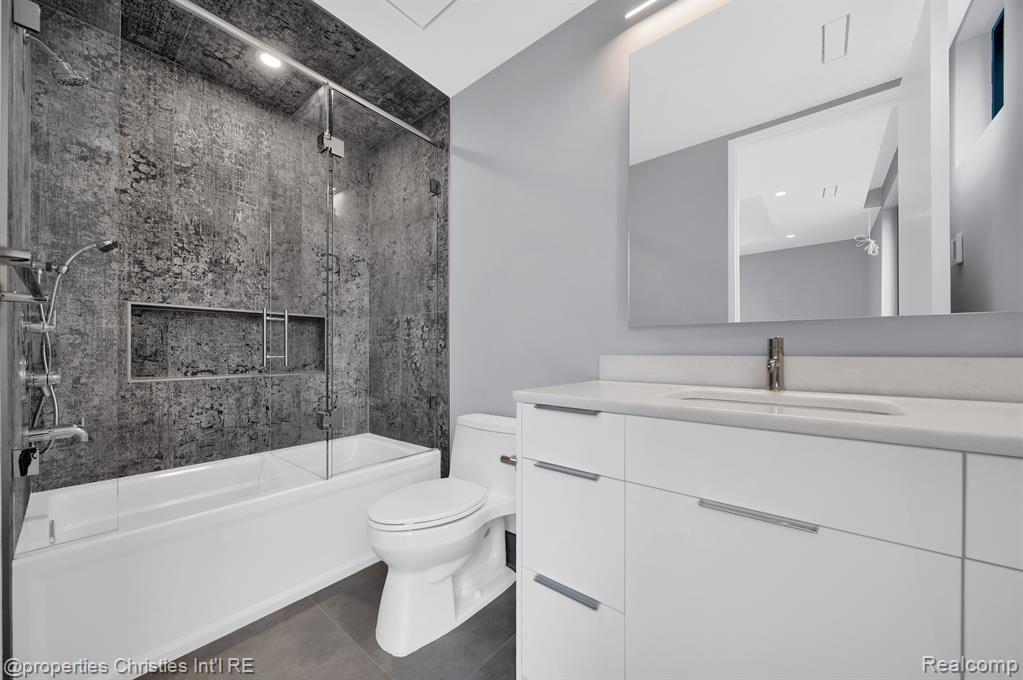 512 George Street Property Photo 40