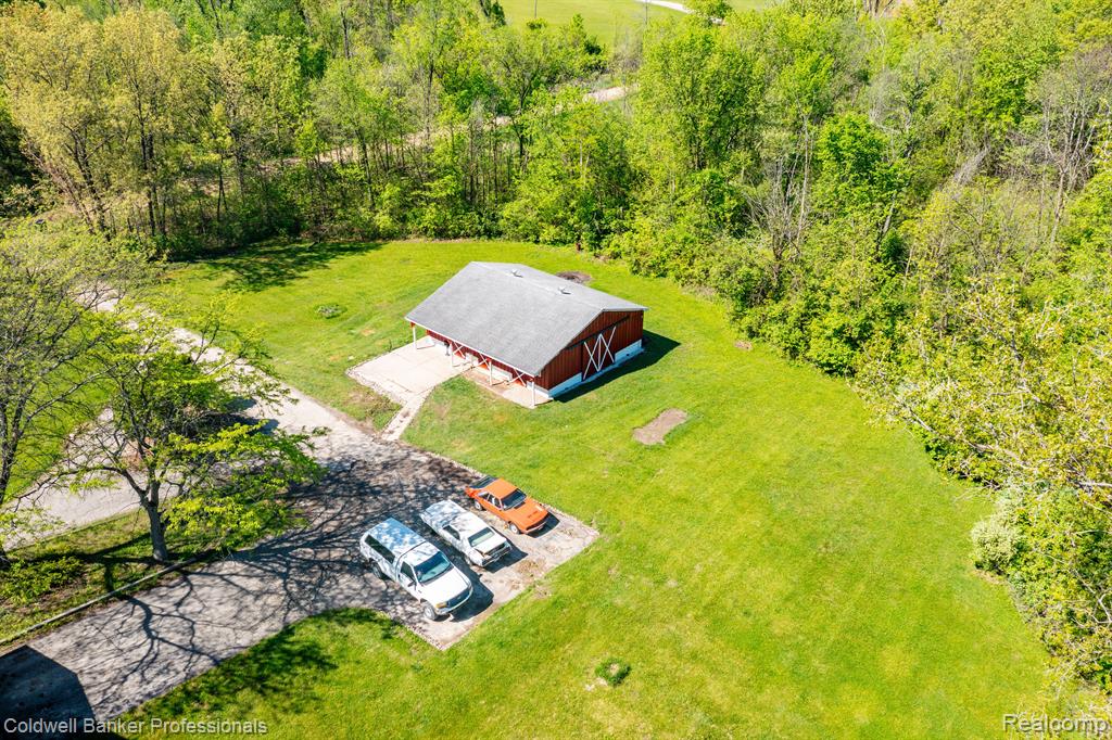 8899 Dwyer Road Property Photo 6