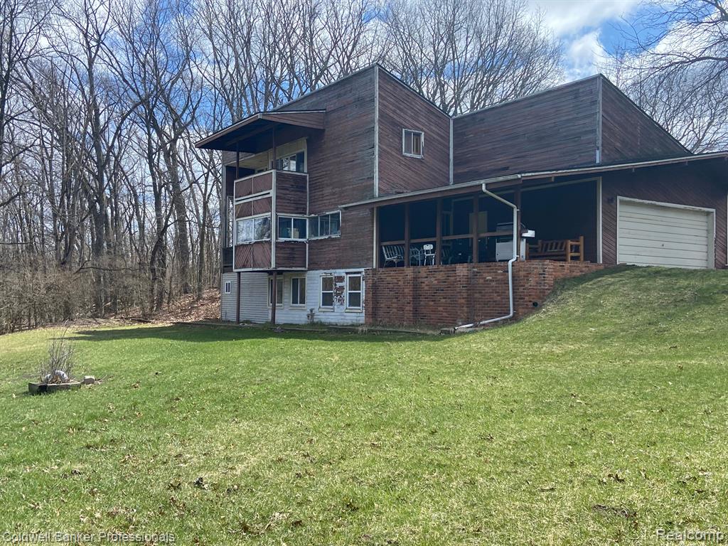 8899 Dwyer Road Property Photo 10