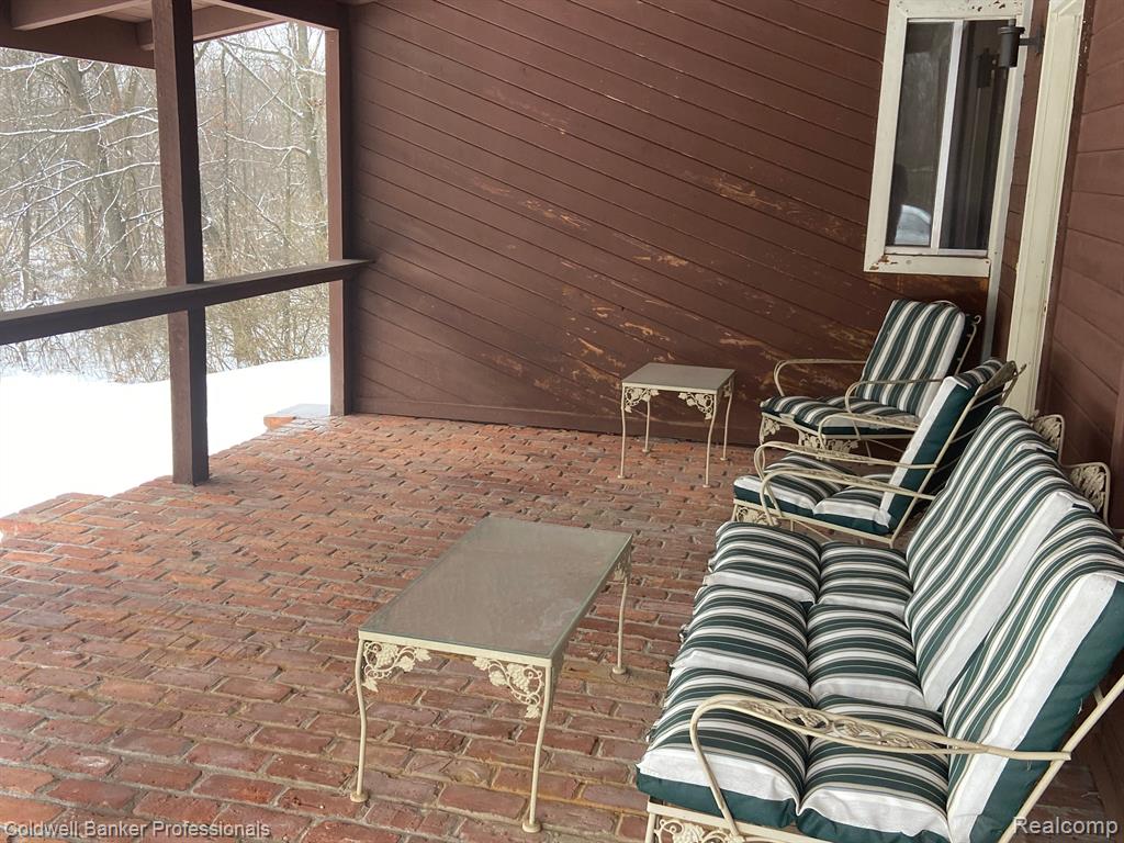 8899 Dwyer Road Property Photo 24