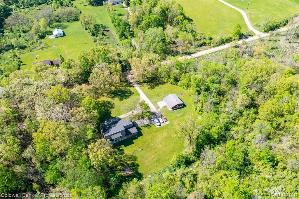 8899 Dwyer Road Property Photo 32