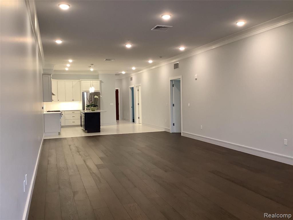856 N N Old Woodward Ave Unit 202 Avenue Property Photo 3