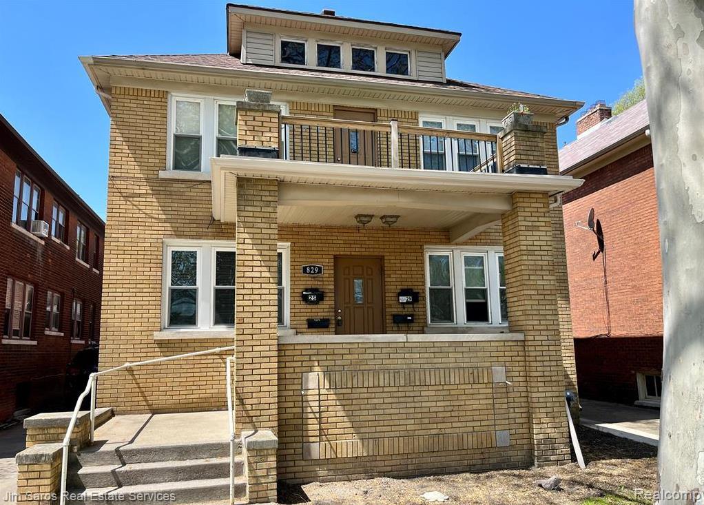 829 BEACONSFIELD Avenue Property Photo 1