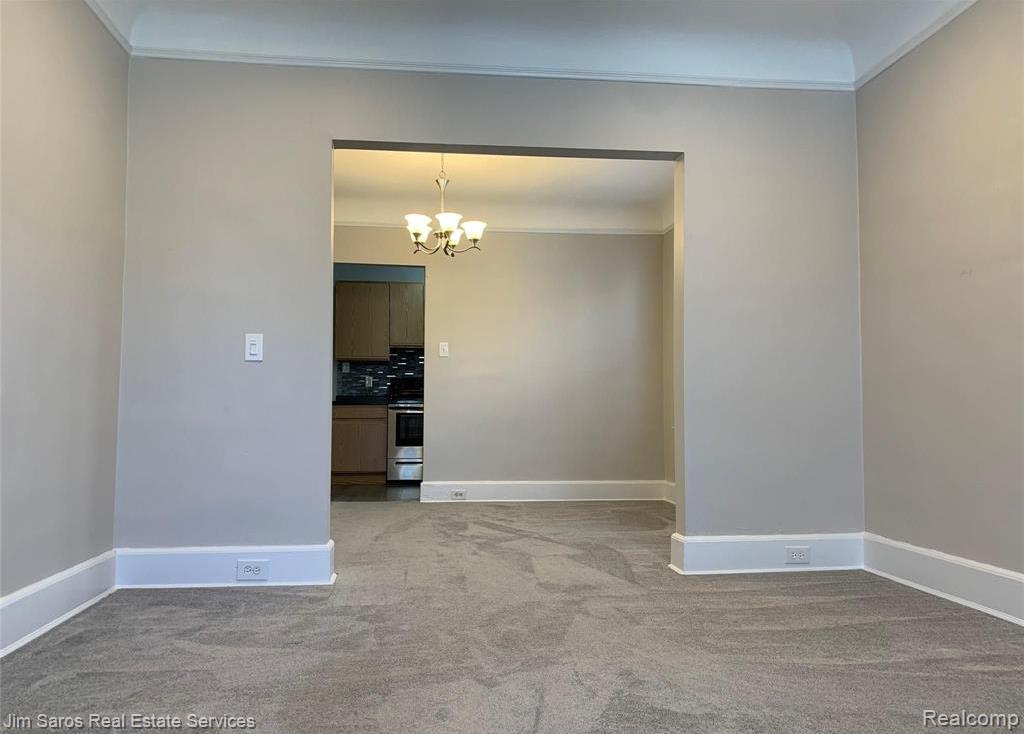 829 Beaconsfield Avenue Property Photo 2