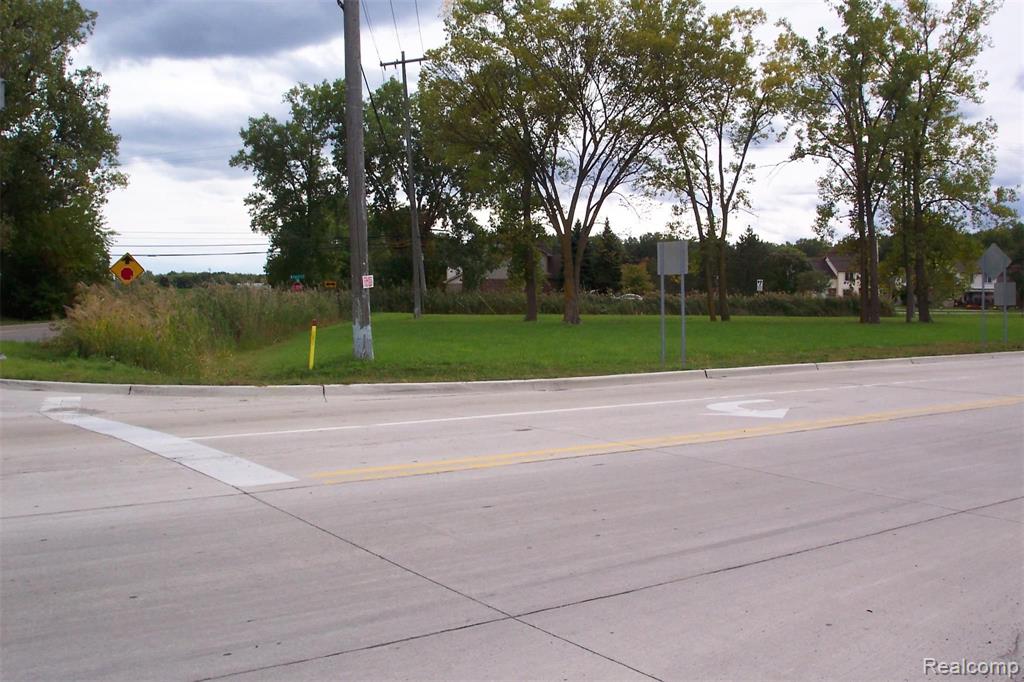 Vacant Sibley Road Property Photo 4