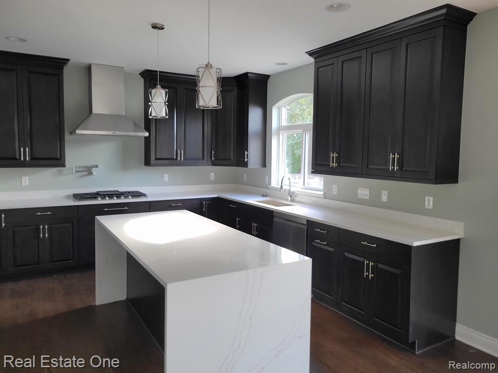 611 Vanderpool Drive Property Photo 4